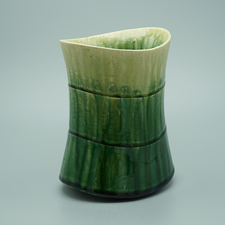 緑釉花器