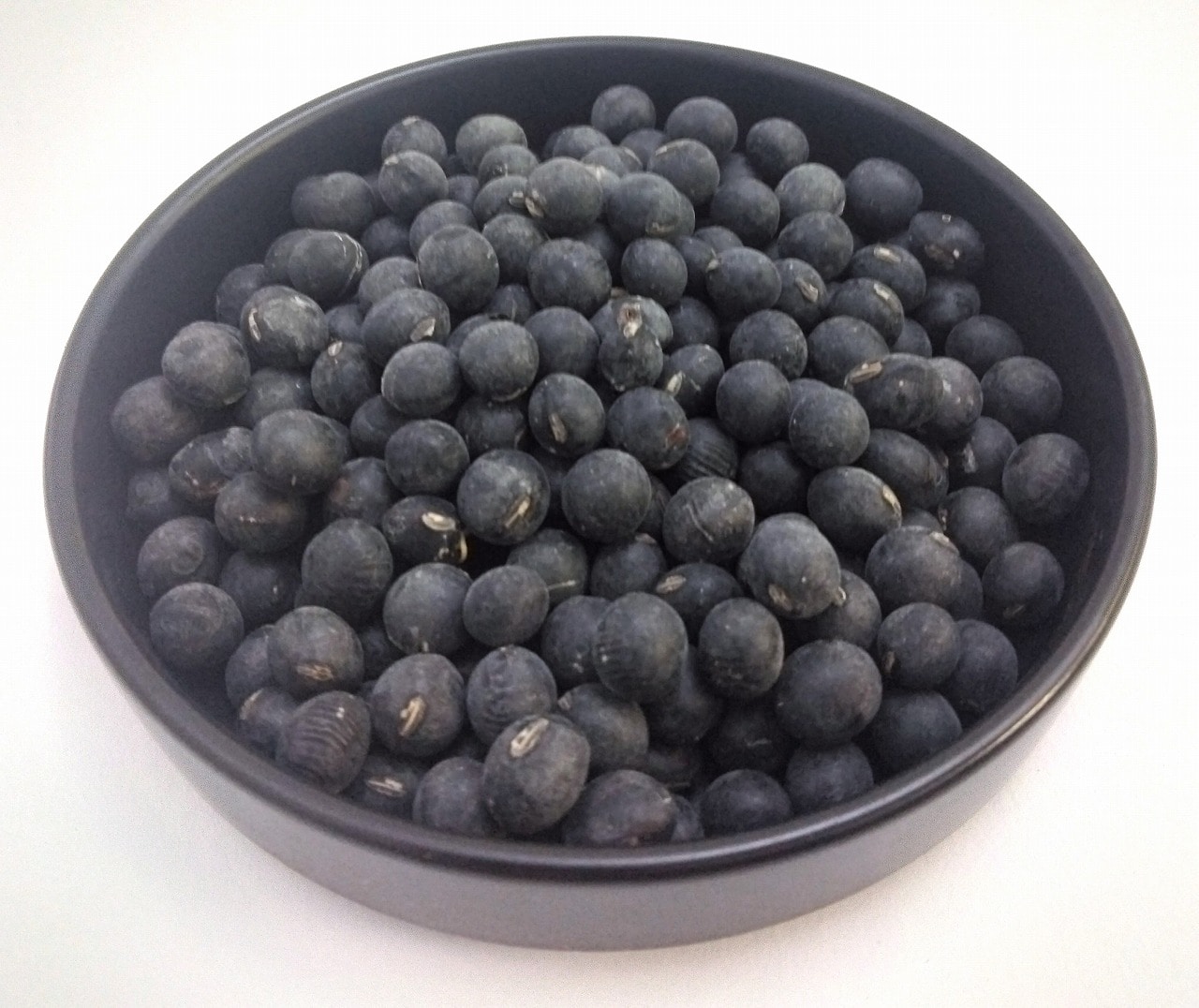黒豆入り麦茶の黒大豆は、兵庫県でとれた丹波種の黒大豆を使用しています。