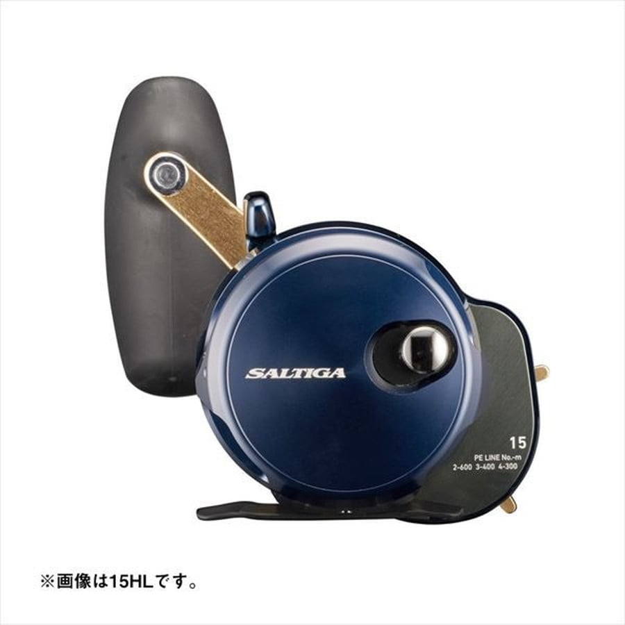ダイワ ベイトリール 22ソルティガ 15L(左)