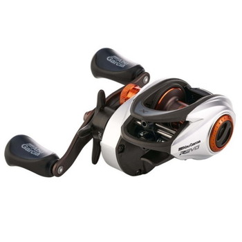 アブガルシア ベイトリール レボ5 X-Winch(右)