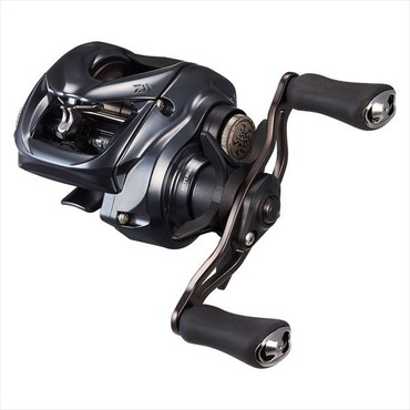 ダイワ ベイトリール 25タトゥーラ SV TW 100XHL(左)