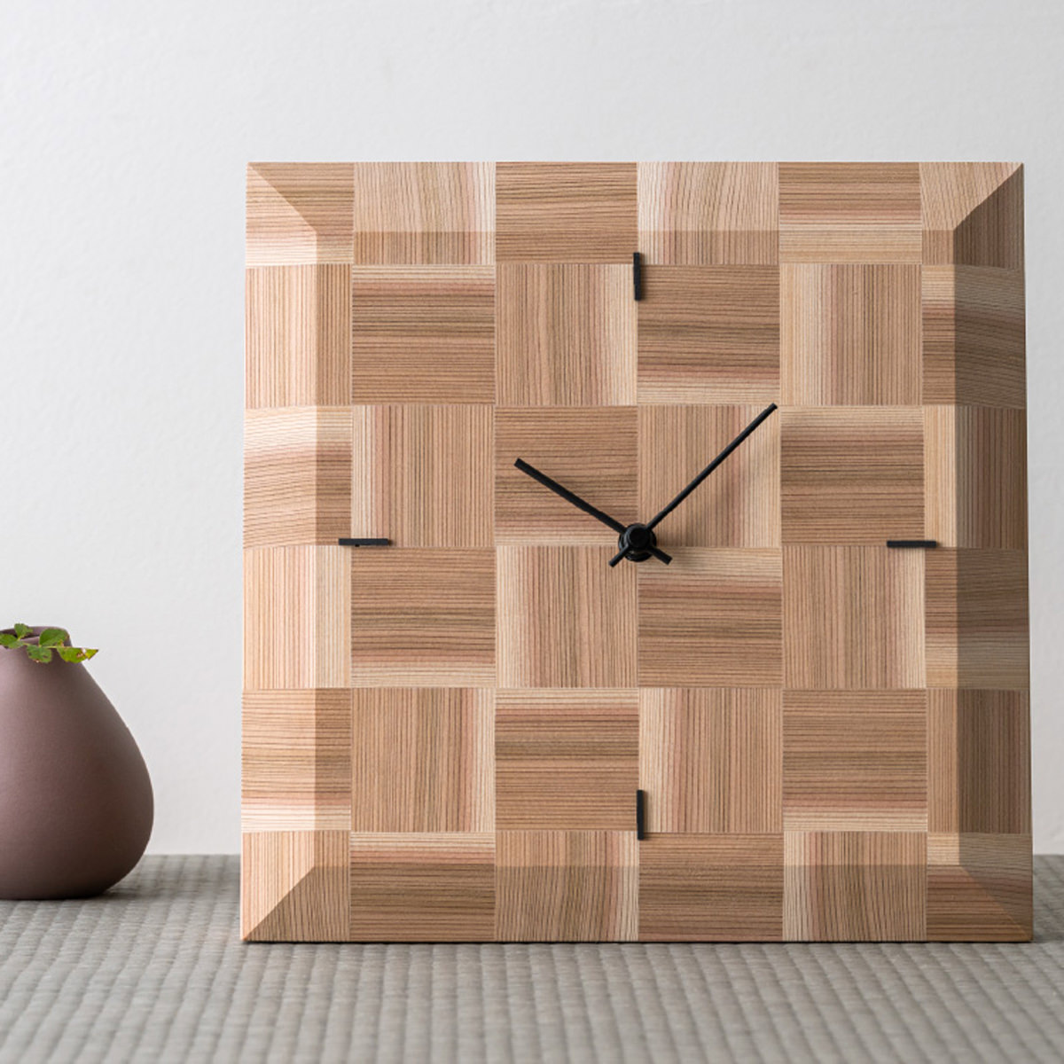 NENRIN CLOCK 245 市松 壁掛け兼置き時計 〔サイズ：W245×H245×D40mm、補助脚付き、単三電池1本〕［北海道・離島 配送不可］