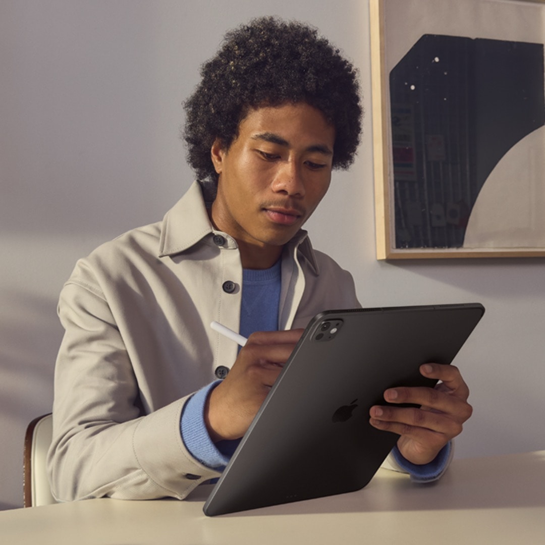 13インチiPad Pro Wi-Fiモデル 2TB(Nano-textureガラス搭載)- シルバー with AppleCare+