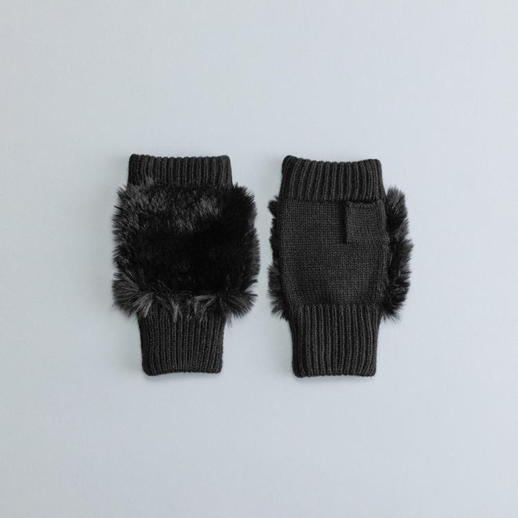 ブラック