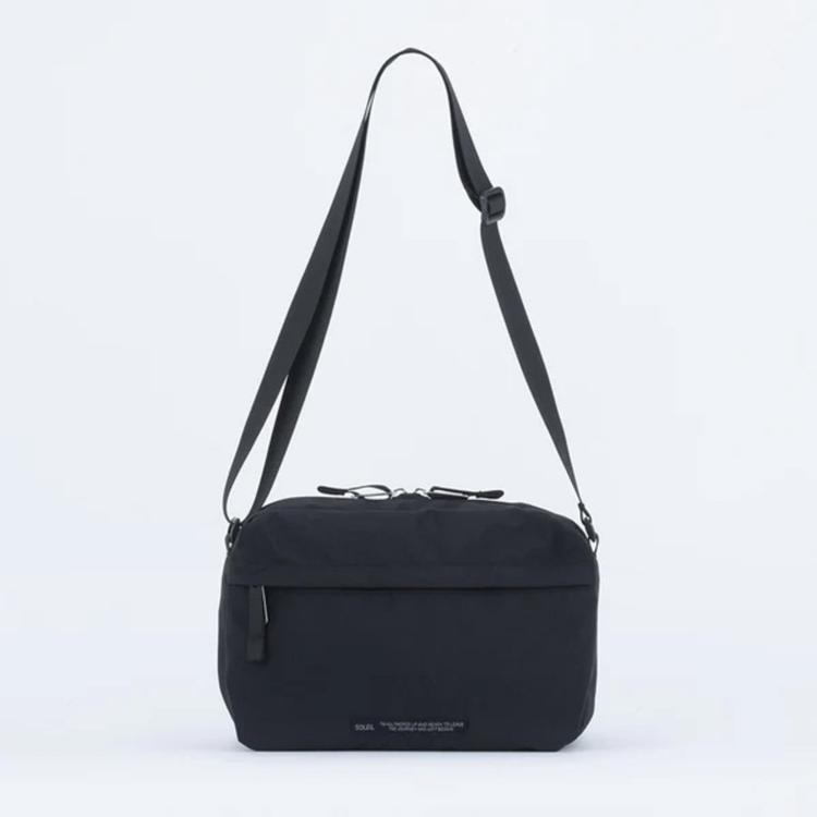 01.BLACK