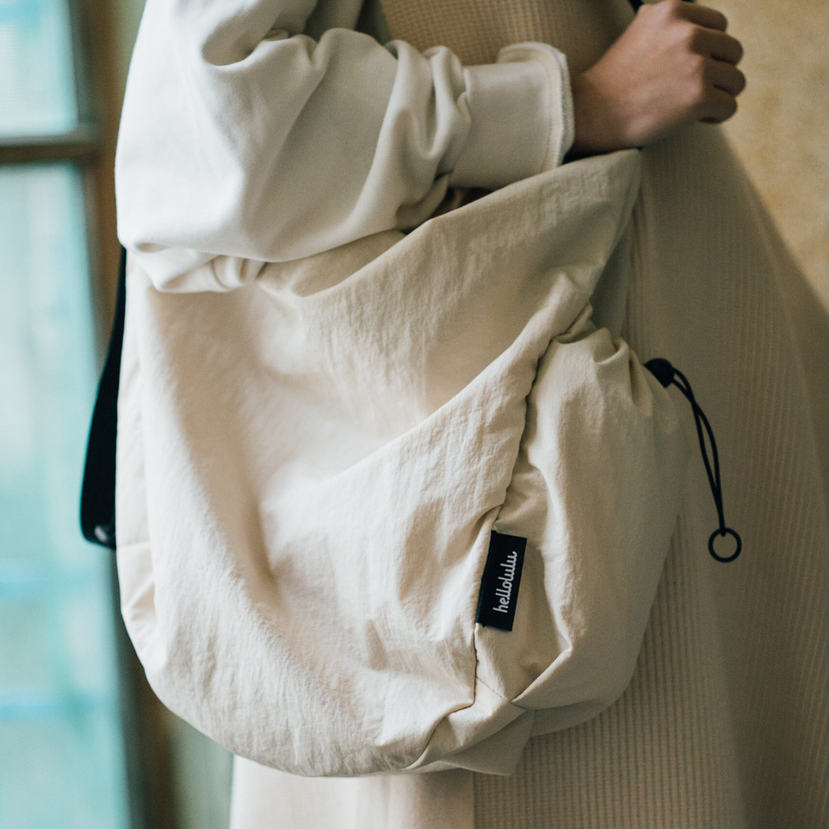 ショルダーバッグ hellolulu リース REESE ( ハロルル バッグ レディース メンズ ショルダー クロスボディ 軽い 撥水 かばん 鞄 斜め掛け ハンドバッグ ボトル収納 軽量 ファスナー ポケット おしゃれ ) 【LightPurple】 LightPurple