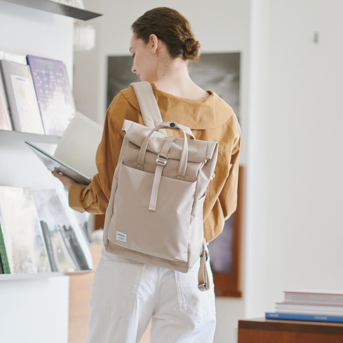 【人気色】 リュック hellolulu マコ MACO 16L ( ハロルル リュックサック ビジネスリュック レディース メンズ バッグ かばん 鞄 バックパック 軽い 撥水 通学 通勤 手提げ PC収納 ロールトップ サイド 背面 ポケット おしゃれ ) 【FlatBlack】 FlatBlack