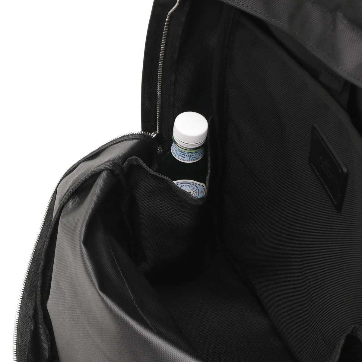 正規取扱店 スタンダードサプライ リュック STANDARD SUPPLY AIR NYLON COMMUTE DAYPACK リュックサック コミュートデイパック PC 13インチ B4 A4 大容量 軽量 ナイロン 日本製 限定 メンズ レディース KHAKI